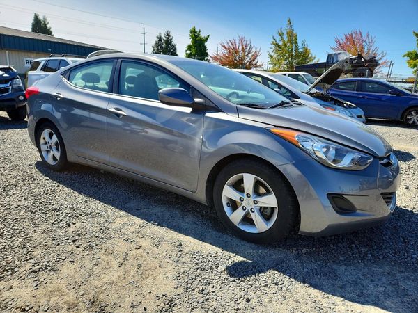 2013 HYUNDAI ELANTRA