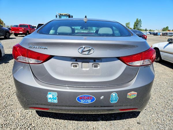 2013 HYUNDAI ELANTRA