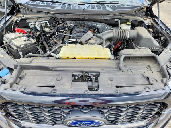 2022 FORD F150 SuperCrew — Engine bay