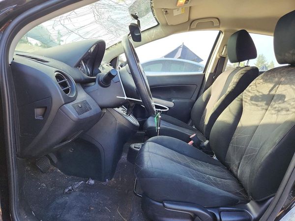 2013 MAZDA MAZDA2