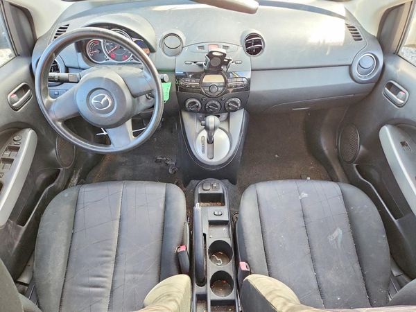 2013 MAZDA MAZDA2