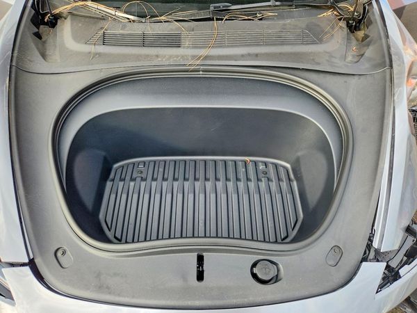 2026 TESLA MODEL 3 — Engine bay