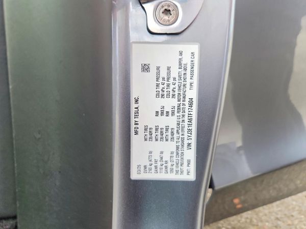 2026 TESLA MODEL 3 — VINS