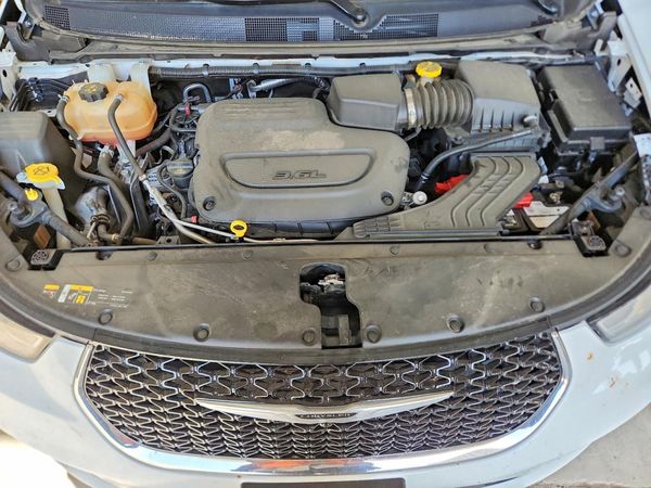 2025 CHRYSLER PACIFICA Select — Engine bay