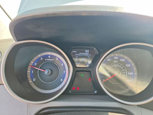 2013 HYUNDAI ELANTRA