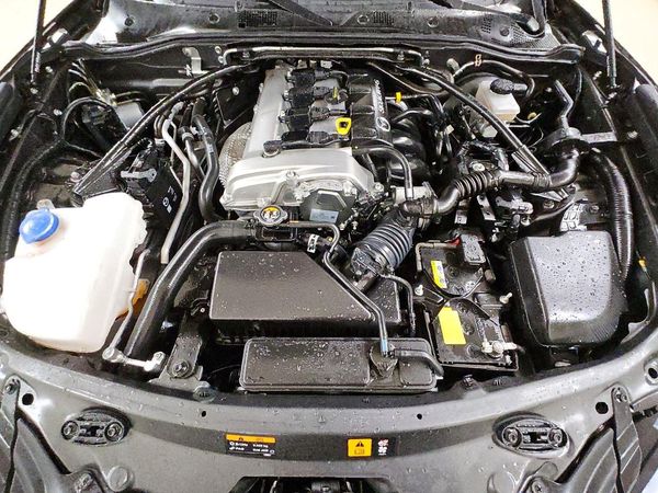 2020 MAZDA MX-5 MIATA Grand Touring — Engine bay
