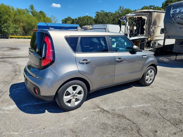 2017 KIA SOUL Base