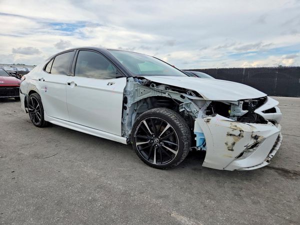 2020 TOYOTA CAMRY XSE