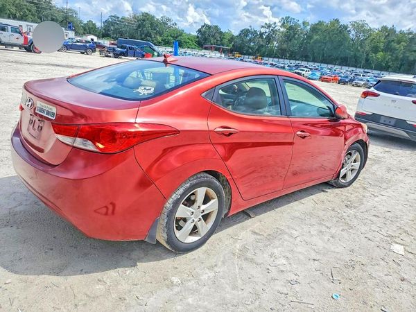 2013 HYUNDAI ELANTRA