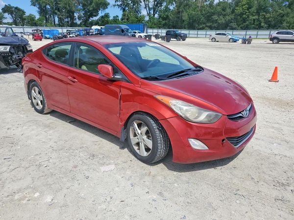 2013 HYUNDAI ELANTRA