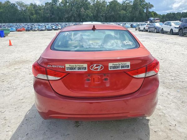 2013 HYUNDAI ELANTRA