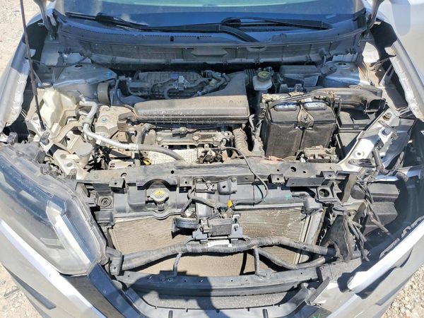2018 NISSAN ROGUE — Engine bay