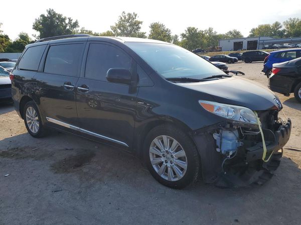 2016 TOYOTA SIENNA