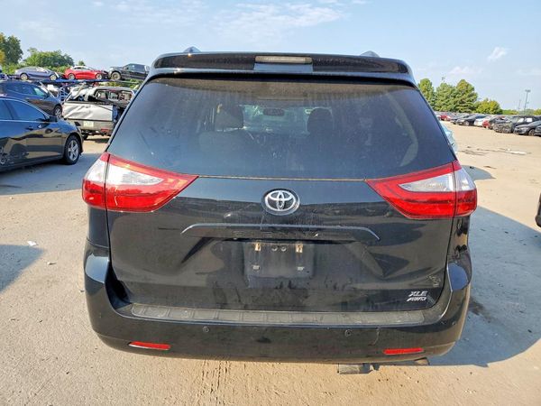 2016 TOYOTA SIENNA