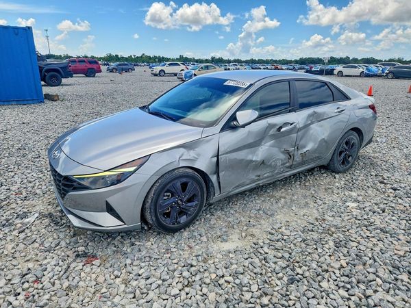 2022 HYUNDAI ELANTRA