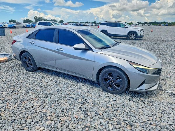 2022 HYUNDAI ELANTRA
