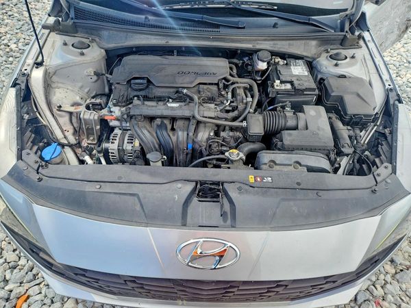 2022 HYUNDAI ELANTRA