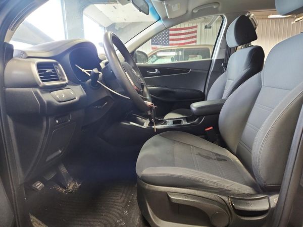 2020 KIA SORENTO L, LX, S — DENT