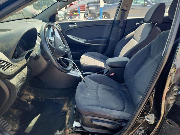 2013 HYUNDAI ACCENT GLS Premium/ SE