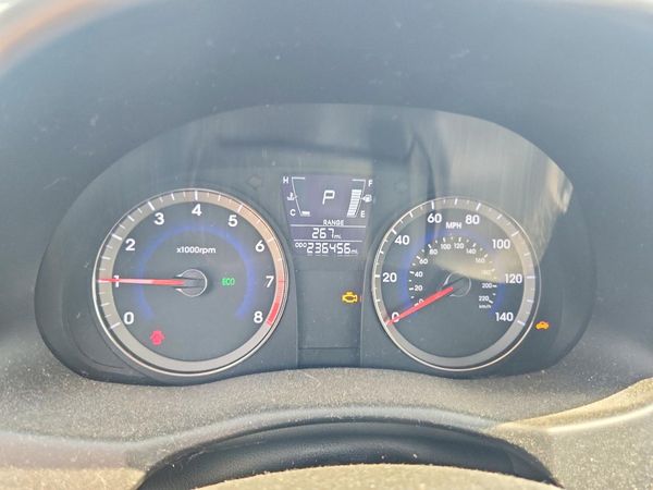 2013 HYUNDAI ACCENT GLS Premium/ SE