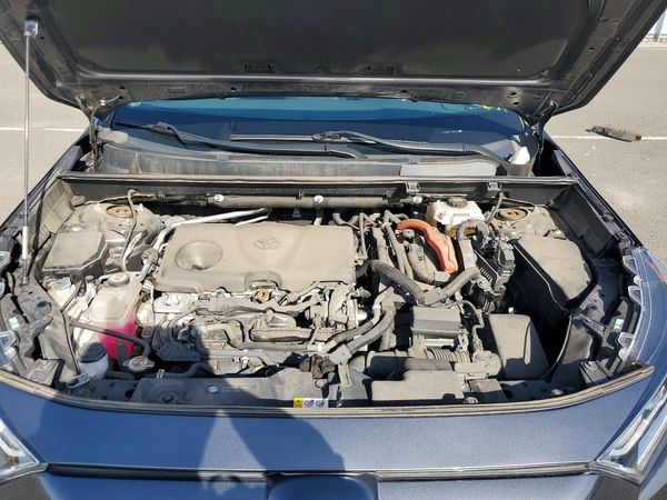 2020 TOYOTA RAV4 XLE HV — Engine bay