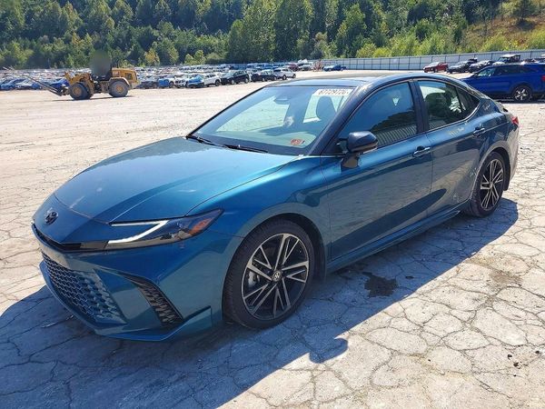 2026 TOYOTA CAMRY — Front 3/4