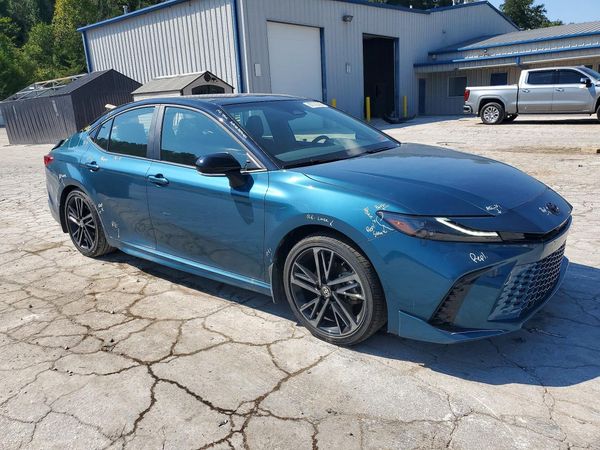 2026 TOYOTA CAMRY — Passenger 3/4
