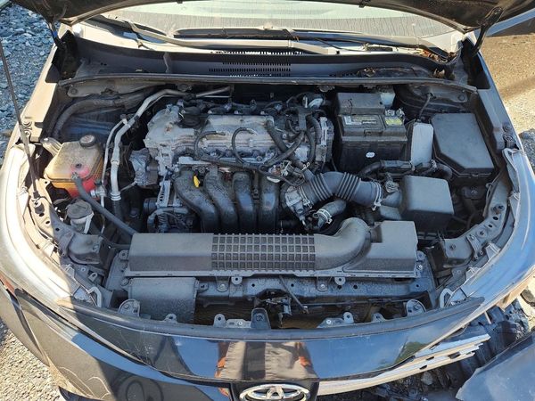 2022 TOYOTA COROLLA LE — Engine bay