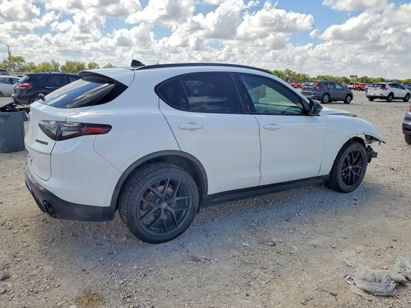 2021 ALFA ROMEO STELVIO
