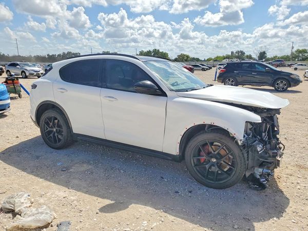 2021 ALFA ROMEO STELVIO