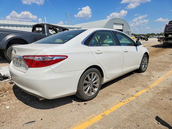 2017 TOYOTA CAMRY