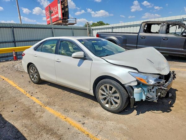 2017 TOYOTA CAMRY