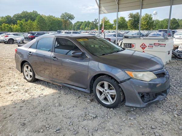2014 TOYOTA CAMRY