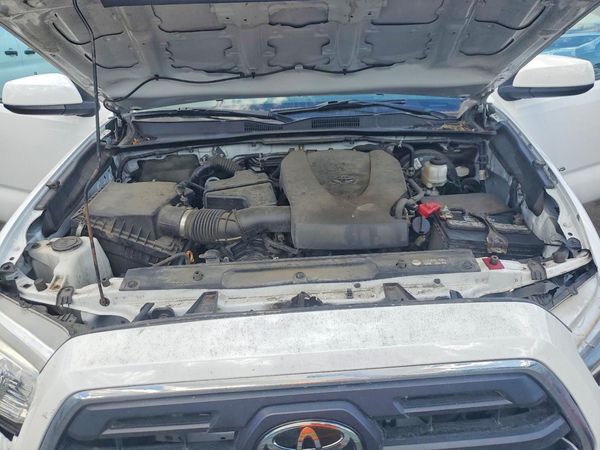 2019 TOYOTA TACOMA SR5
