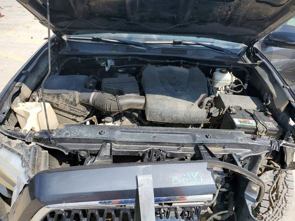 2018 TOYOTA TACOMA