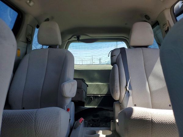 2014 TOYOTA SIENNA