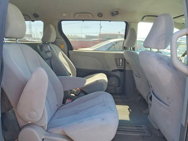2014 TOYOTA SIENNA