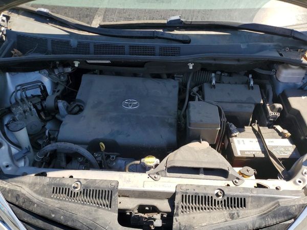 2014 TOYOTA SIENNA