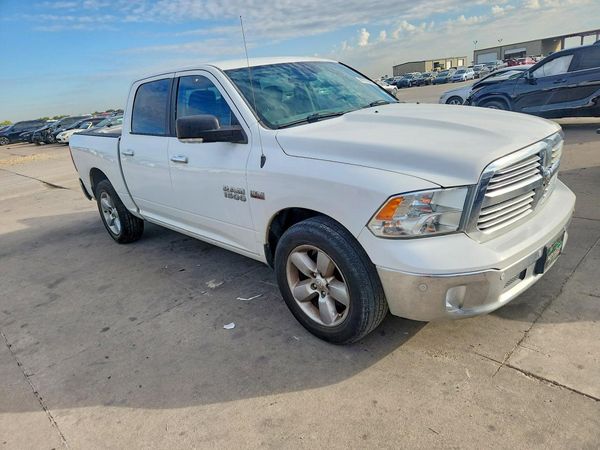 2016 RAM 1500 SLT — Passenger 3/4