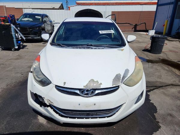 2013 HYUNDAI ELANTRA