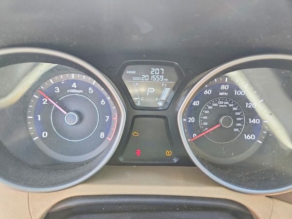 2013 HYUNDAI ELANTRA