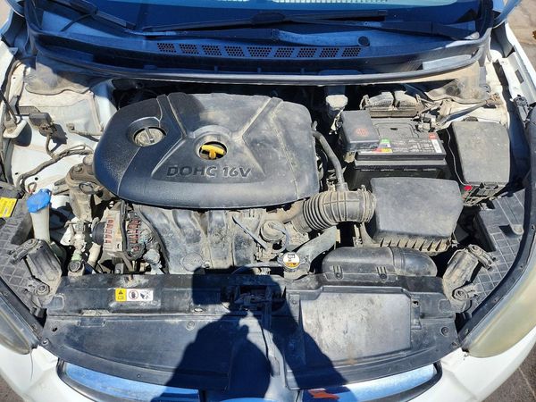2013 HYUNDAI ELANTRA