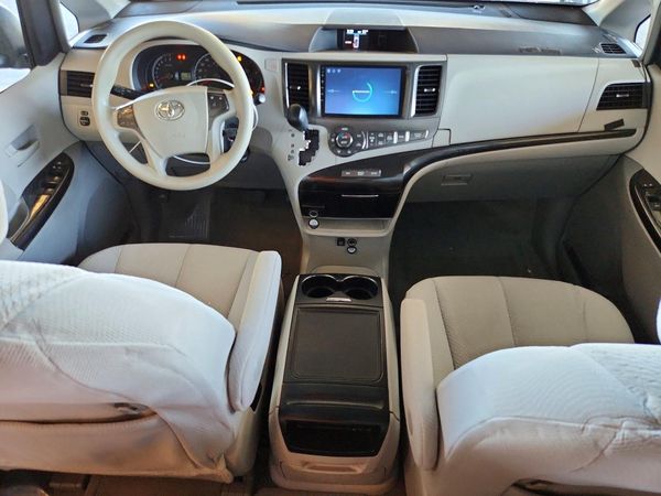 2014 TOYOTA SIENNA — CKPT