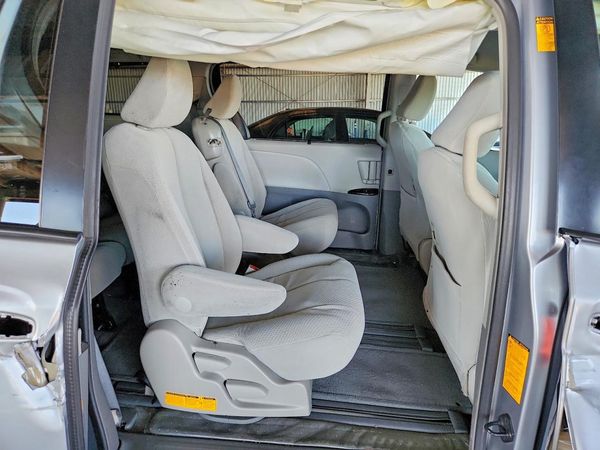 2014 TOYOTA SIENNA — PSRS