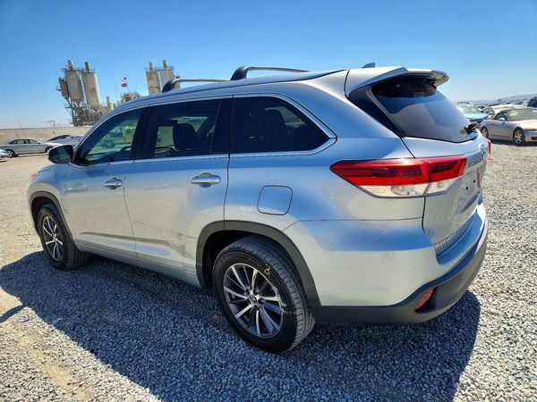 2017 TOYOTA HIGHLANDER SE/XLE