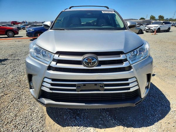 2017 TOYOTA HIGHLANDER SE/XLE