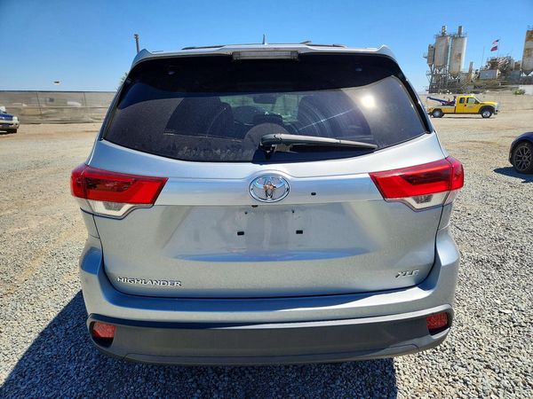 2017 TOYOTA HIGHLANDER SE/XLE