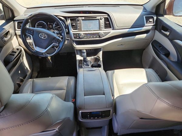 2017 TOYOTA HIGHLANDER SE/XLE