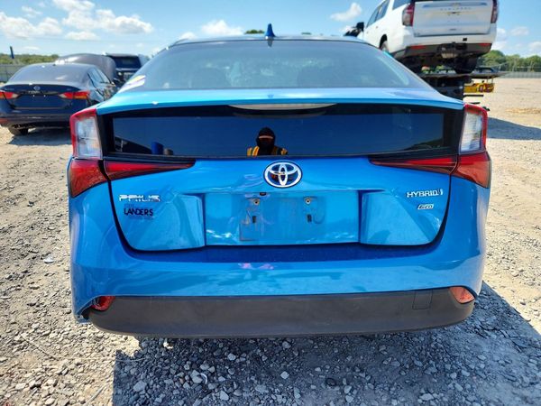2022 TOYOTA PRIUS