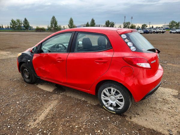 2013 MAZDA MAZDA2
